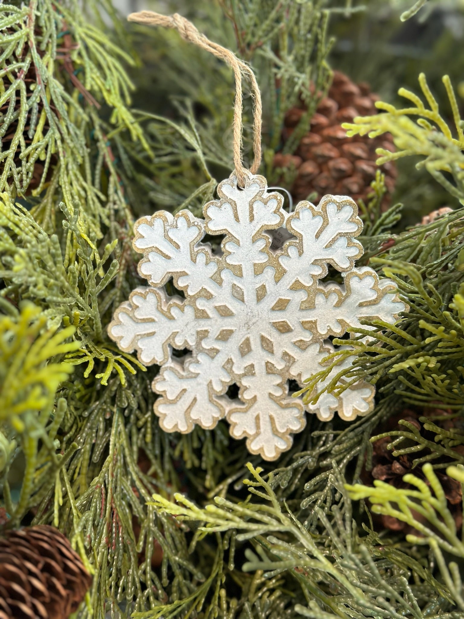 5 inch snowflake ornament - B3 Boutique, LLC