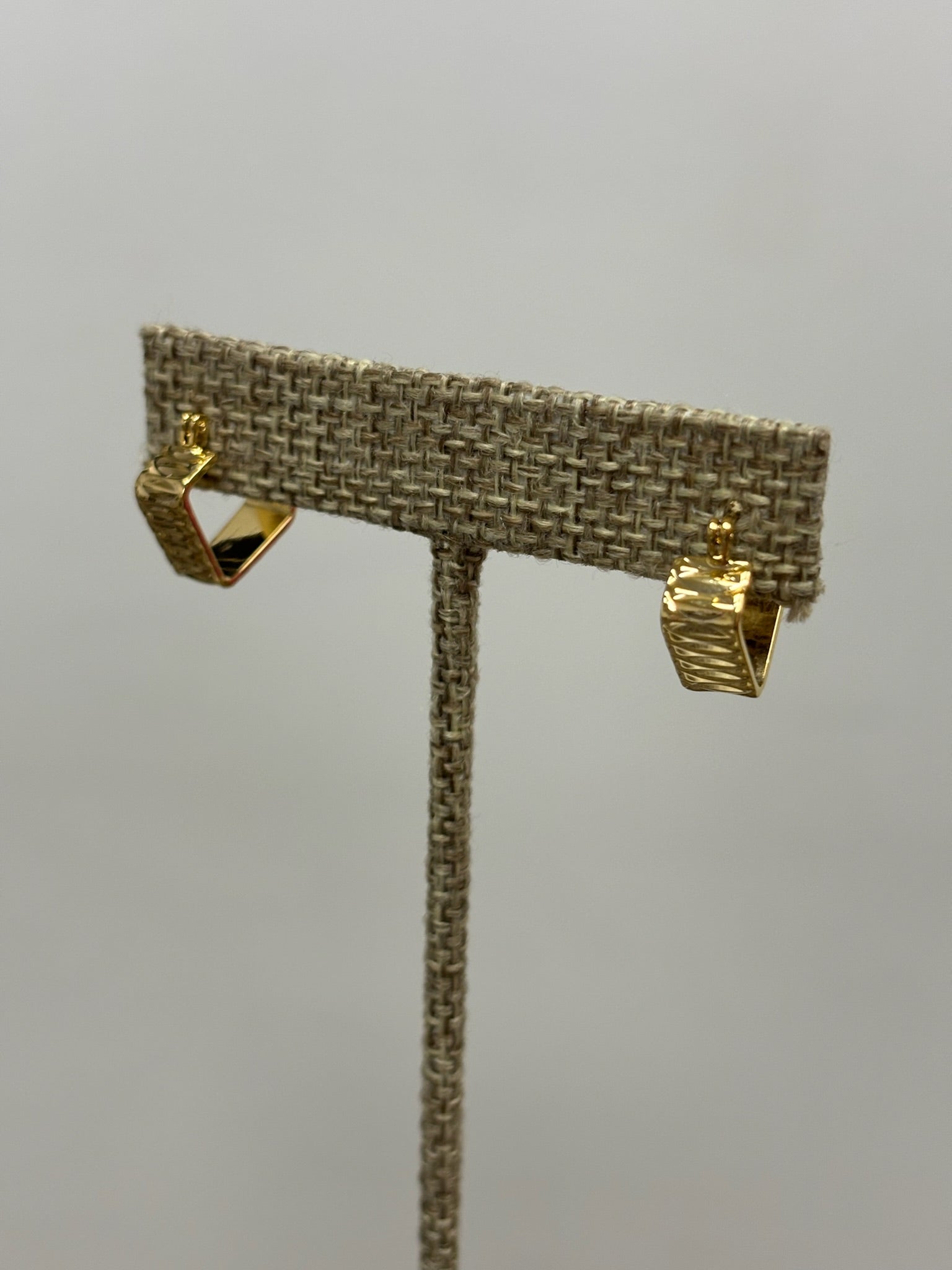 Squared hoop gold earrings - B3 Boutique, LLC